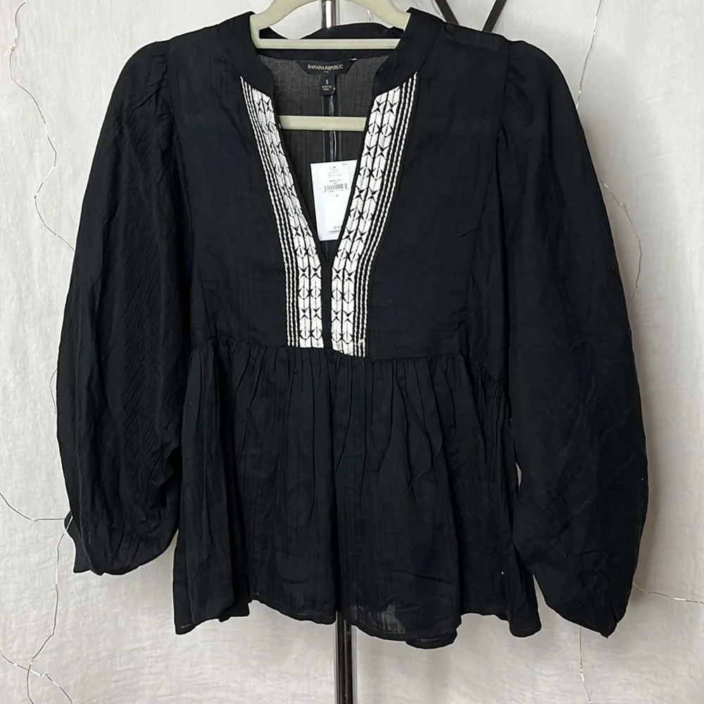 Banana Republic babydoll balloon puff sleeve cotton black& buttercream cotton
